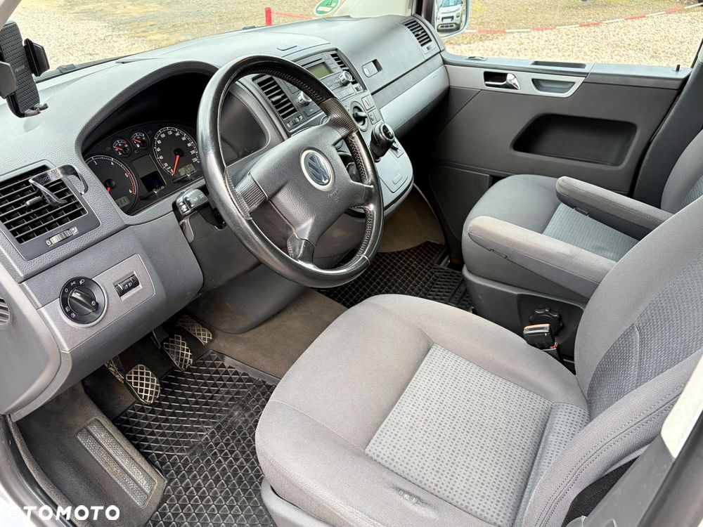 Volkswagen Multivan - 8