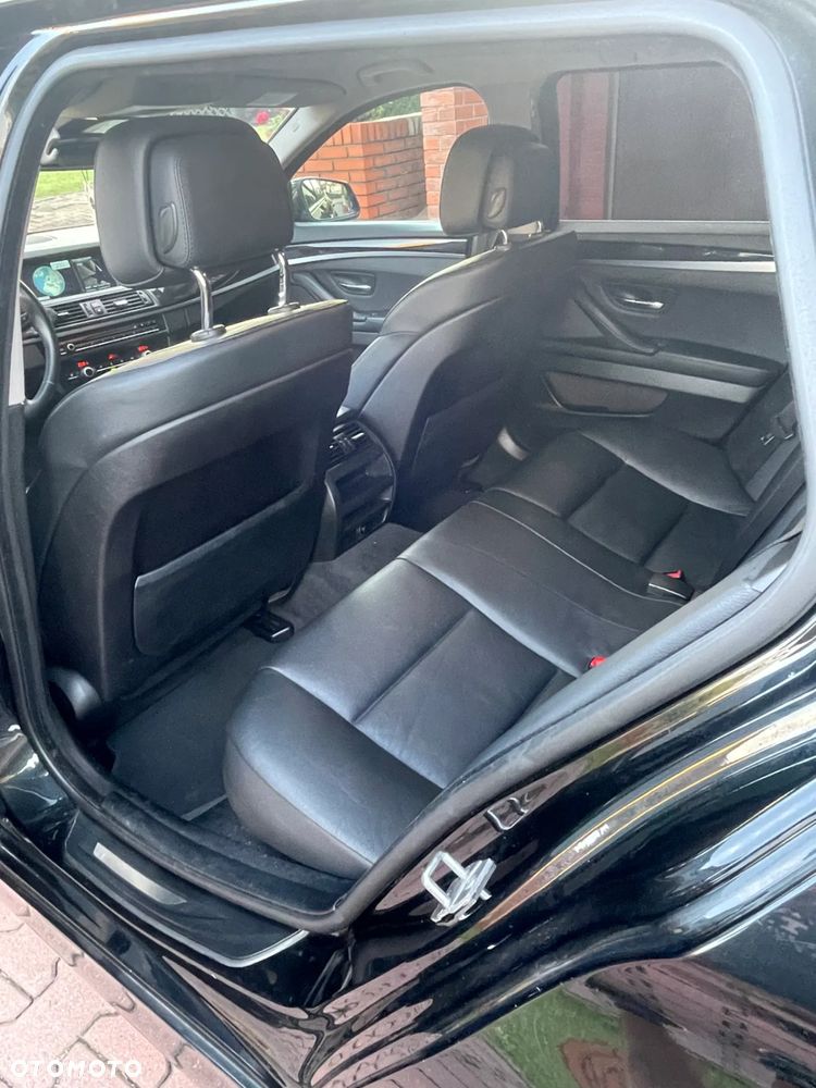 BMW Seria 5 520d Touring Luxury Line - 13