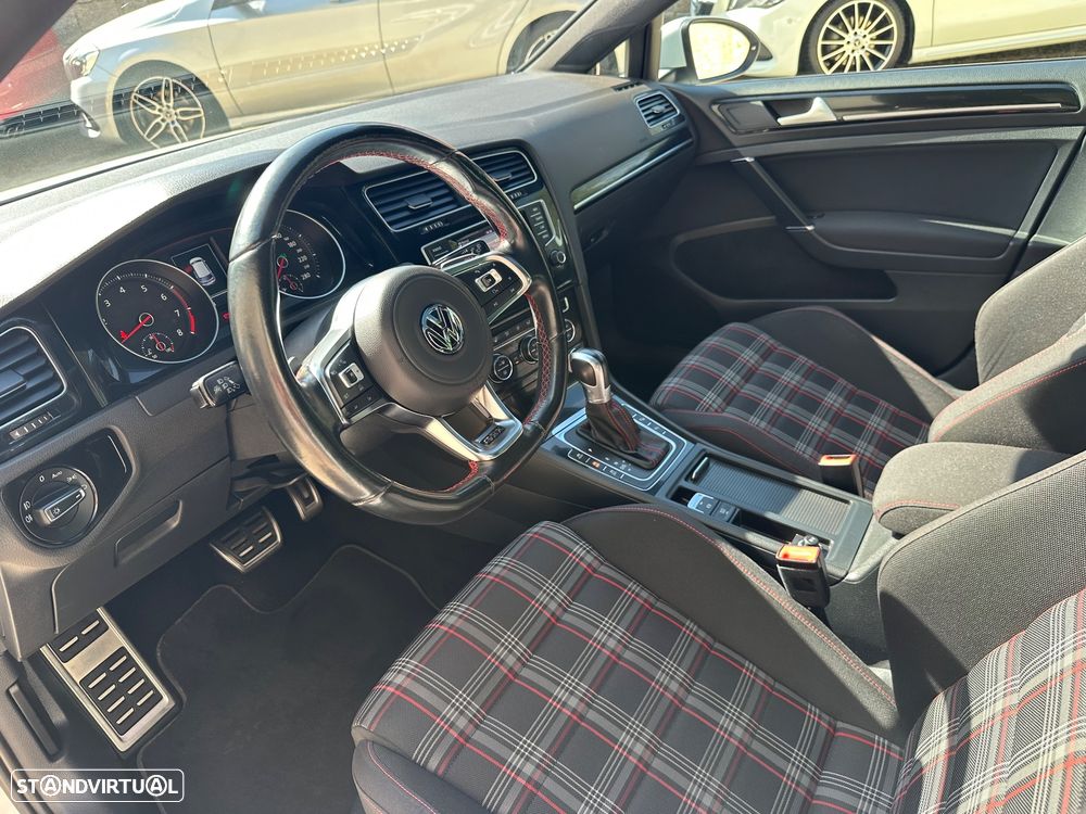 VW Golf 2.0 TSi GTi DSG Performance - 17