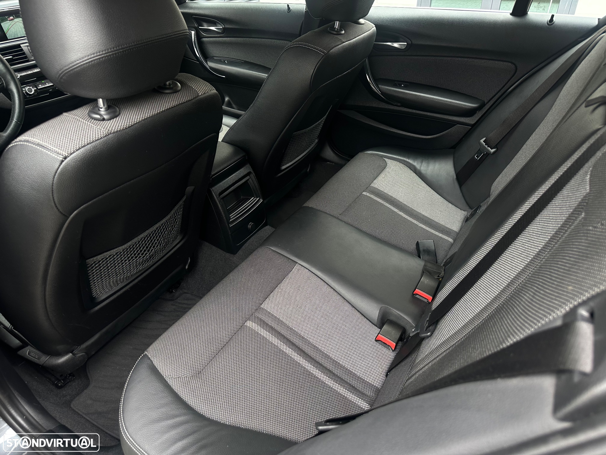 BMW 118 i Aut. Advantage - 21