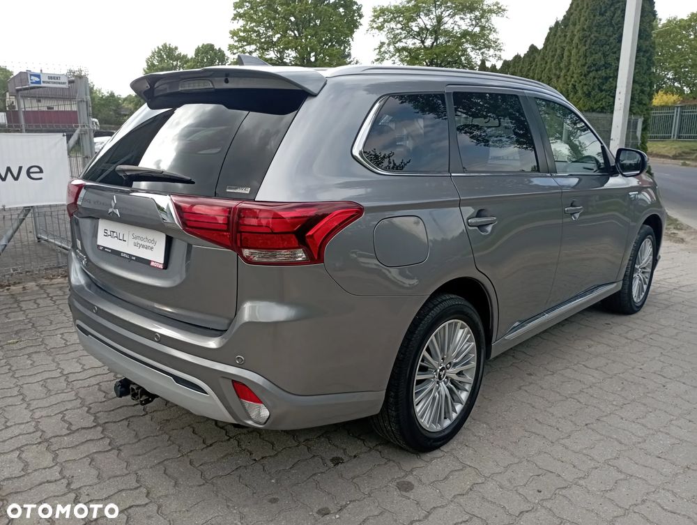 Mitsubishi Outlander Instyle - 24