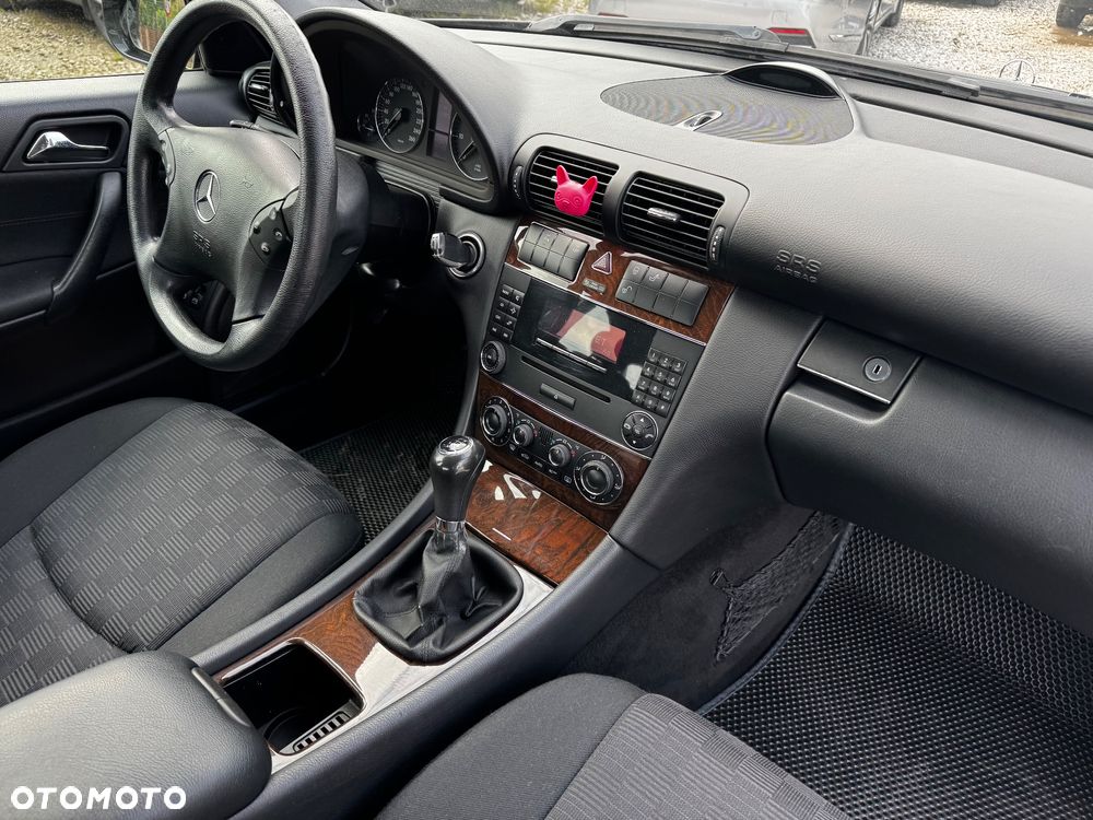 Mercedes-Benz Klasa C 180 Kompressor Avantgarde - 37