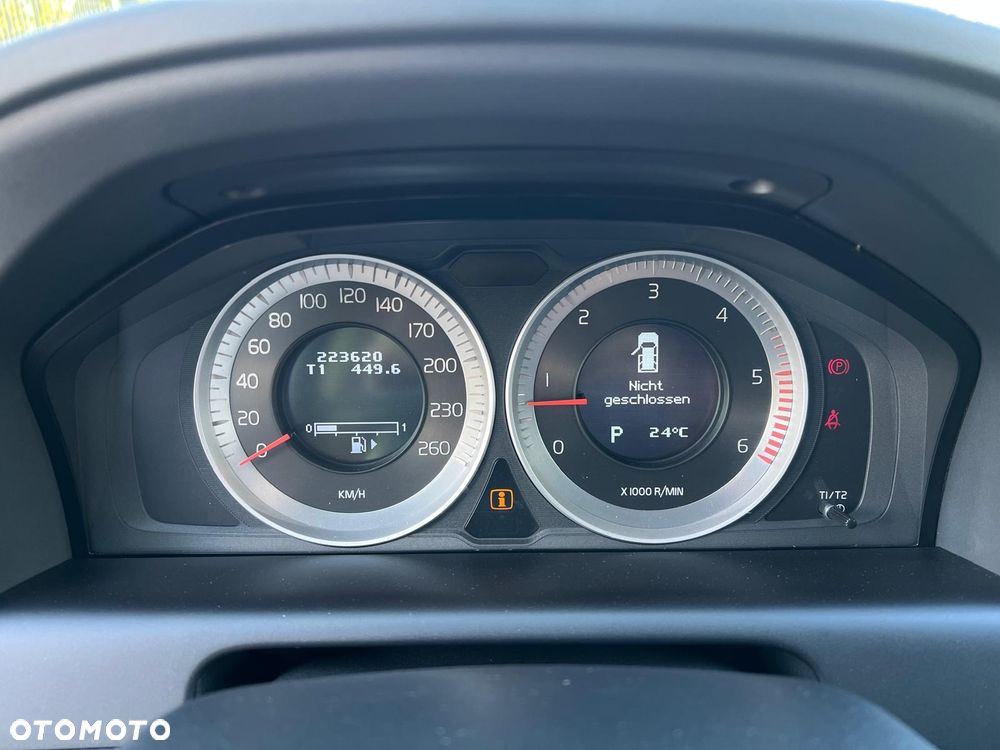 Volvo XC 60 D4 AWD Geartronic Momentum - 25