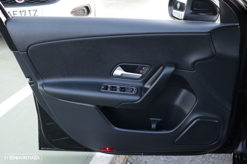 Mercedes-Benz A 180 d Style Plus Aut. - 31
