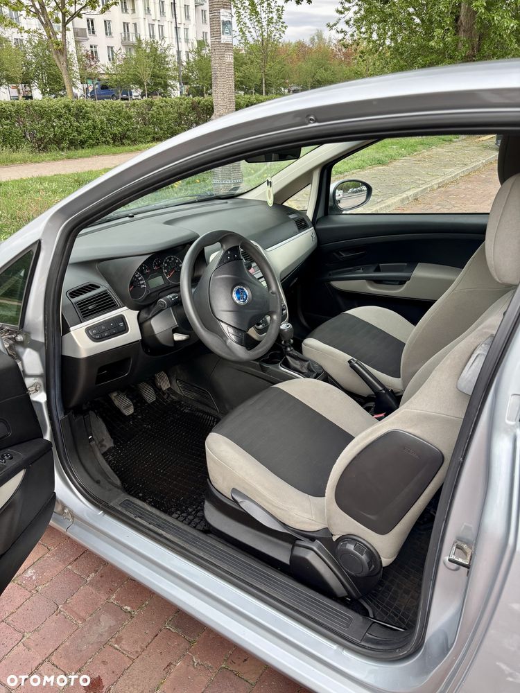 Fiat Grande Punto - 12