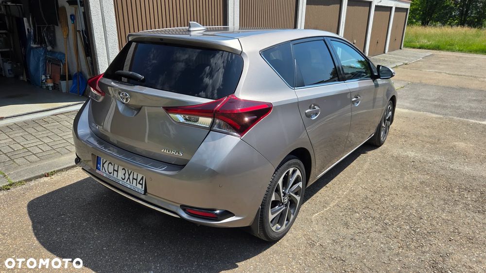 Toyota Auris 1.6 Premium Comfort - 4