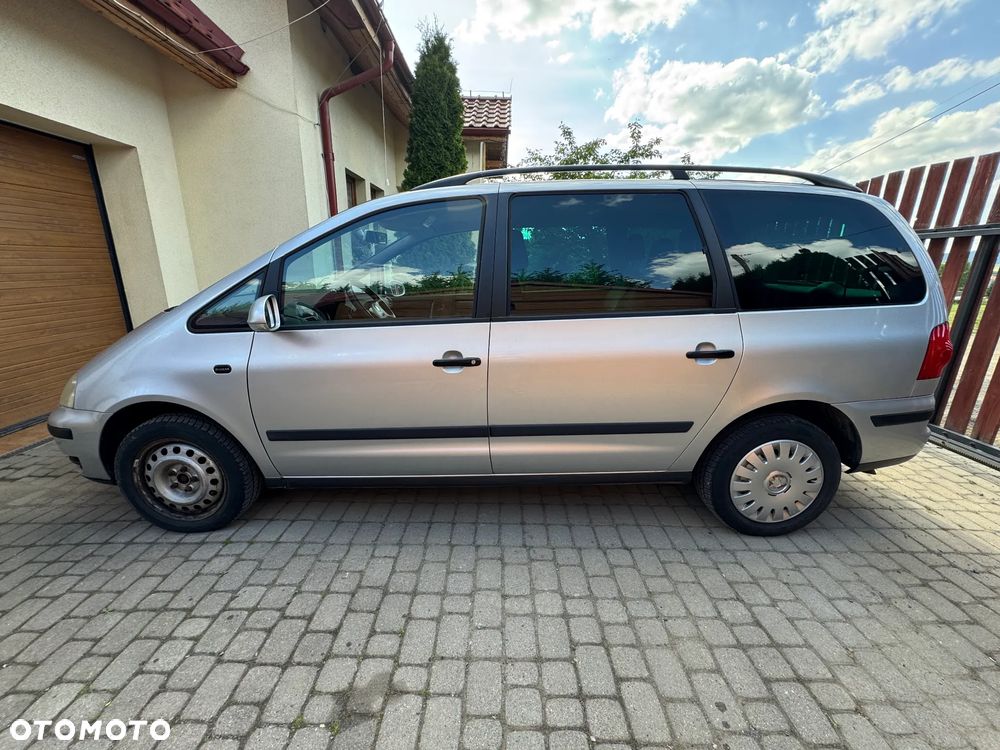 Volkswagen Sharan 2.0 Basis - 2