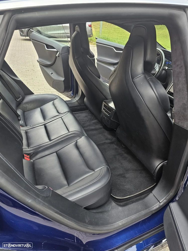 Tesla Model S - 16