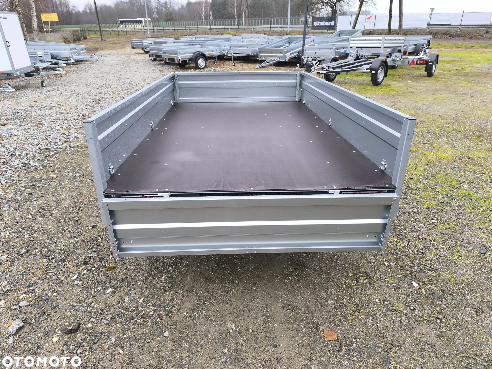 Brenderup Przyczepa Brenderup 3250S 250x142x35 cm 1 oś koła pod spodem HIT CENOWY! - 5