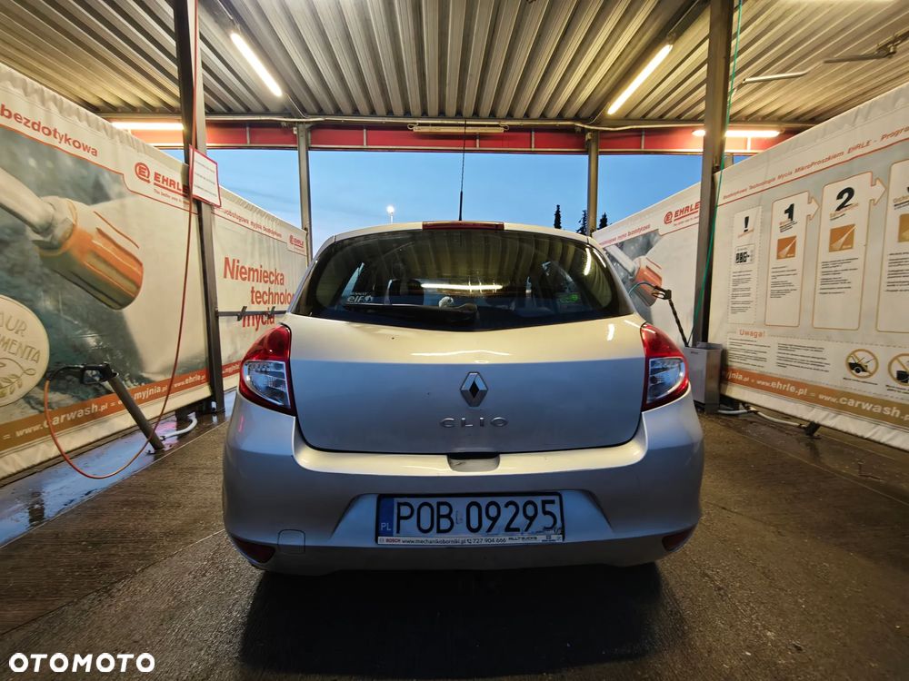 Renault Clio 1.2 16V 75 Dynamique - 18