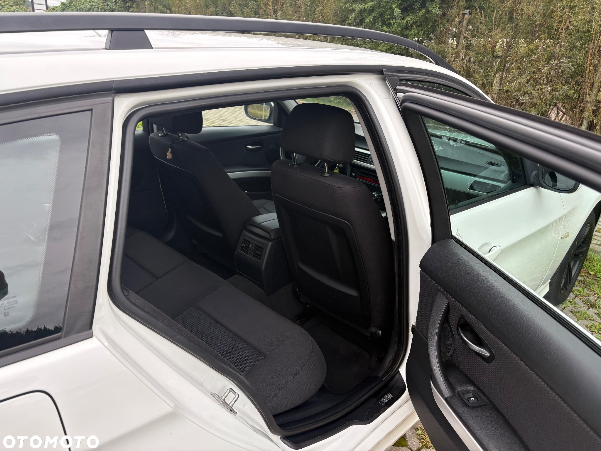 BMW Seria 3 318d DPF Touring - 10
