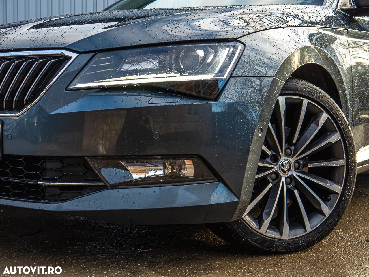 Skoda Superb Combi 2.0 TDI DSG 4X4 Laurin & Klement - 17