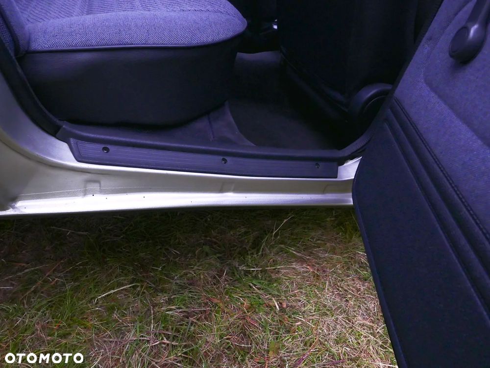 Mazda 626 2.0 D LX - 25