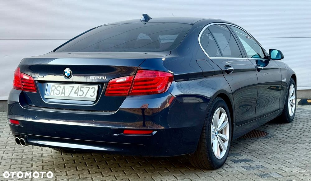 BMW Seria 5 528i xDrive Sport-Aut Luxury Line - 13