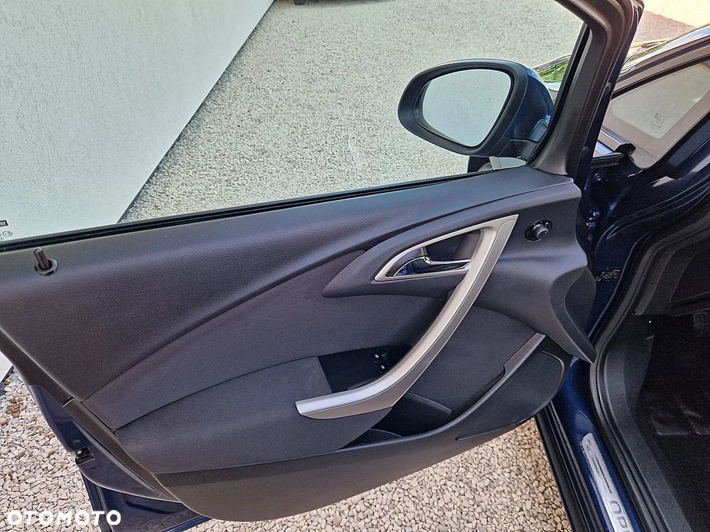 Opel Astra 1.4 Turbo 150 Jahre - 15