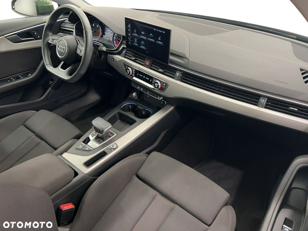 Audi A4 Limousine - 16