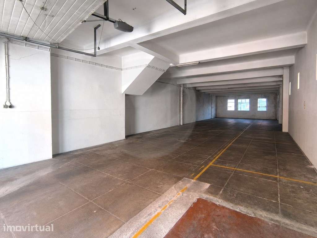 Armazém/ Garagem com 260 m² e Logradouro na Póvoa de Varzim - Grande imagem: 3/25