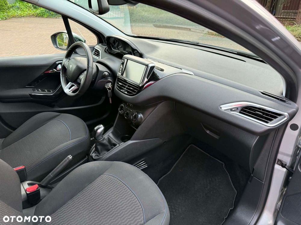 Peugeot 208 - 7