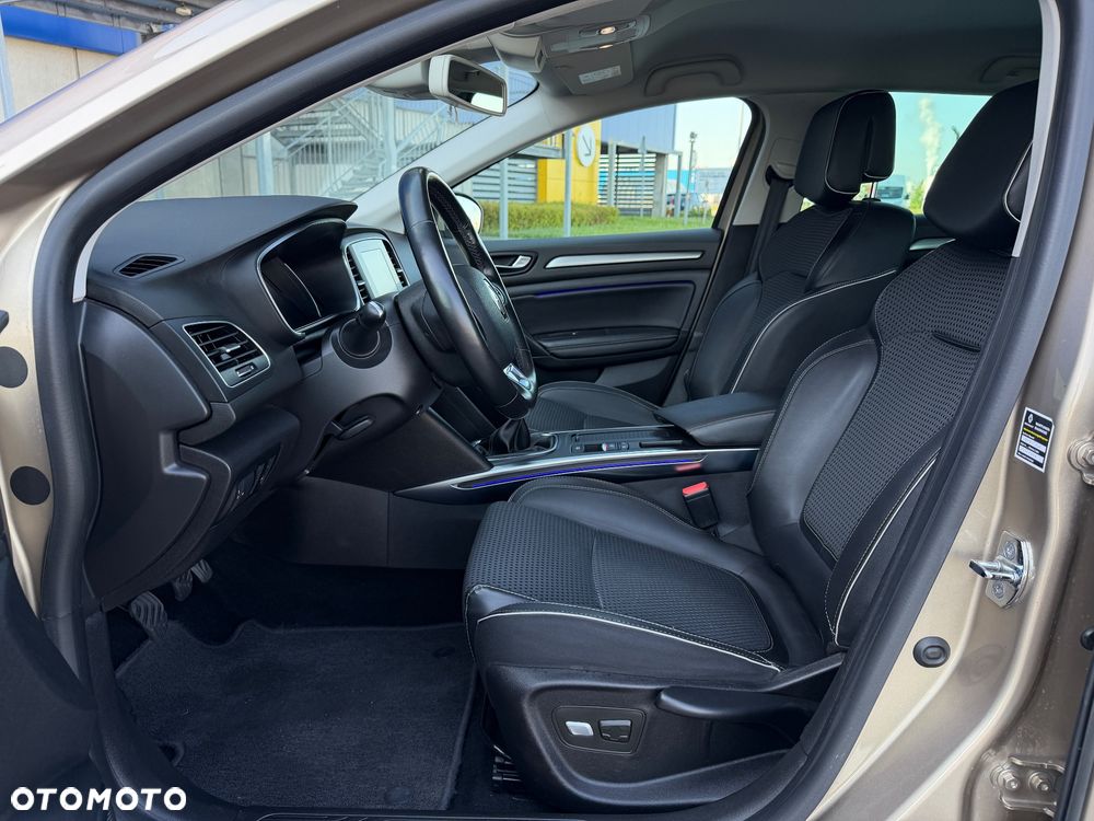 Renault Megane 1.2 Energy TCe Bose - 11