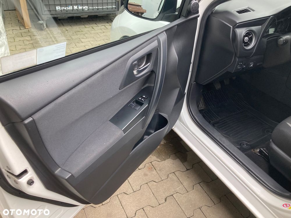 Toyota Auris - 17