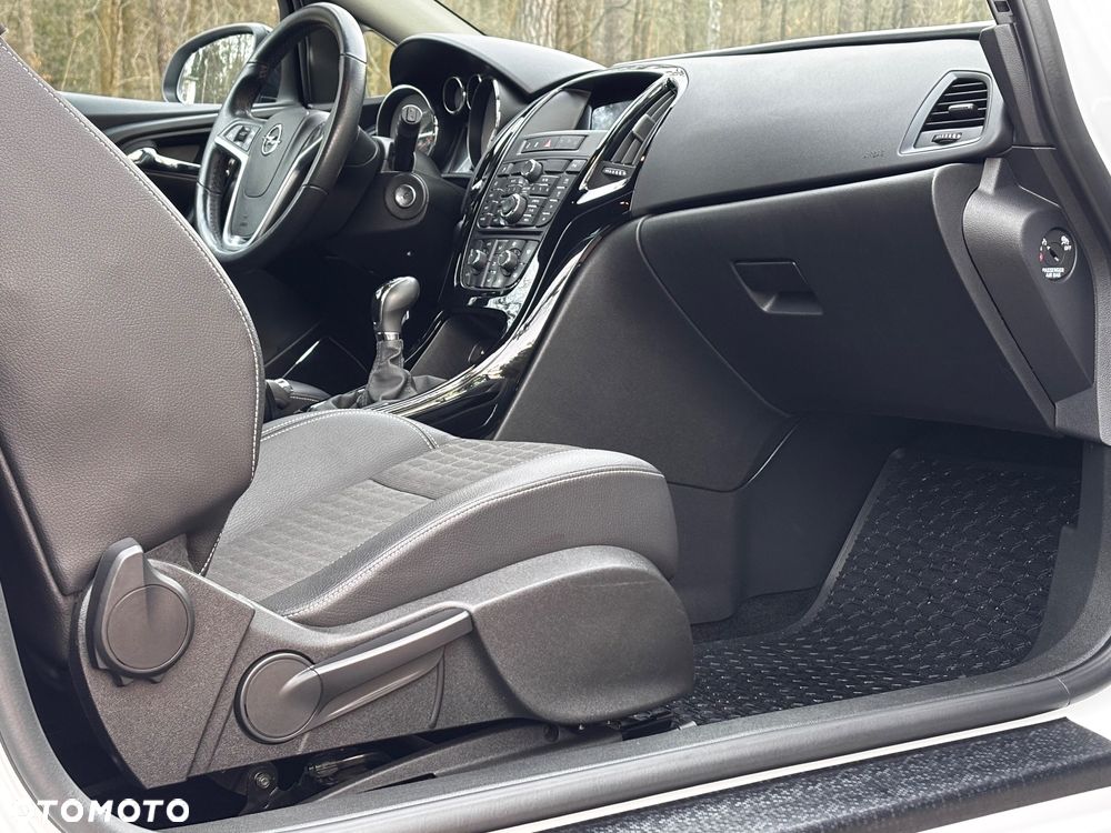 Opel Astra 1.4 Turbo Edition - 17