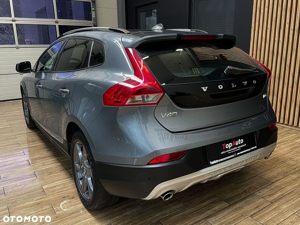 Volvo V40 Cross Country D3 Momentum - 10
