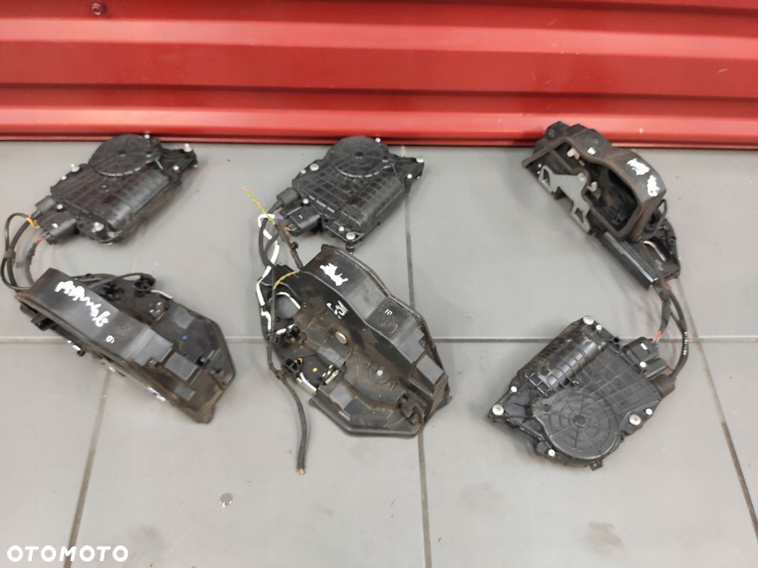 BMW 7 F01 F02 ZAMEK DOCIĄG DRZWI SOFT CLOSE LEWY PRAWY TYŁ - 1