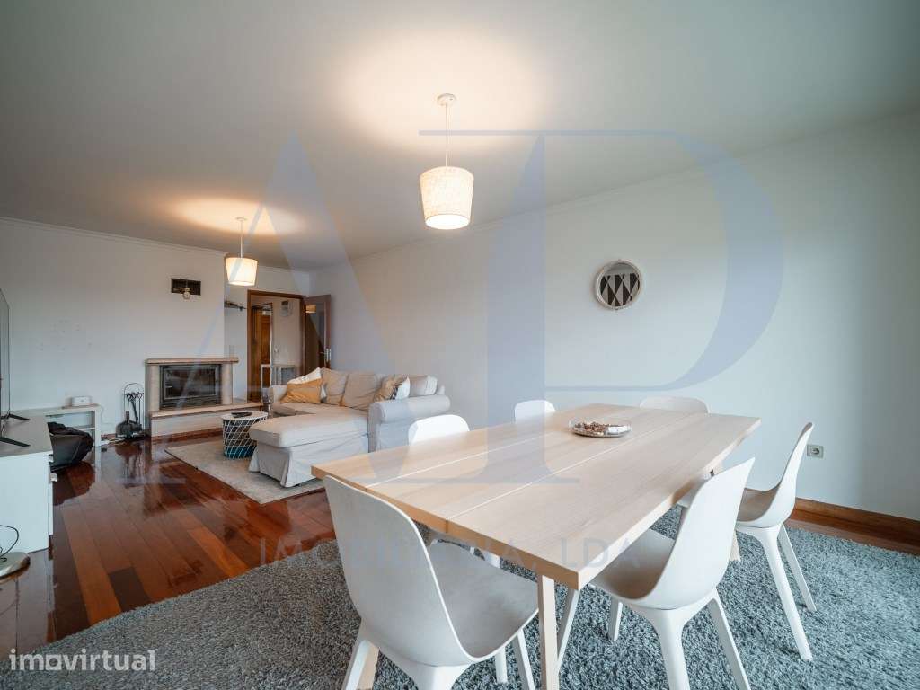 Apartamento T3 com varanda, e localização privilegiada em Vila do C... - Grande imagem: 5/28