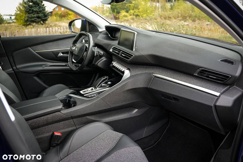 Peugeot 3008 1.6 PureTech HYbrid Allure S&S EAT8 - 32