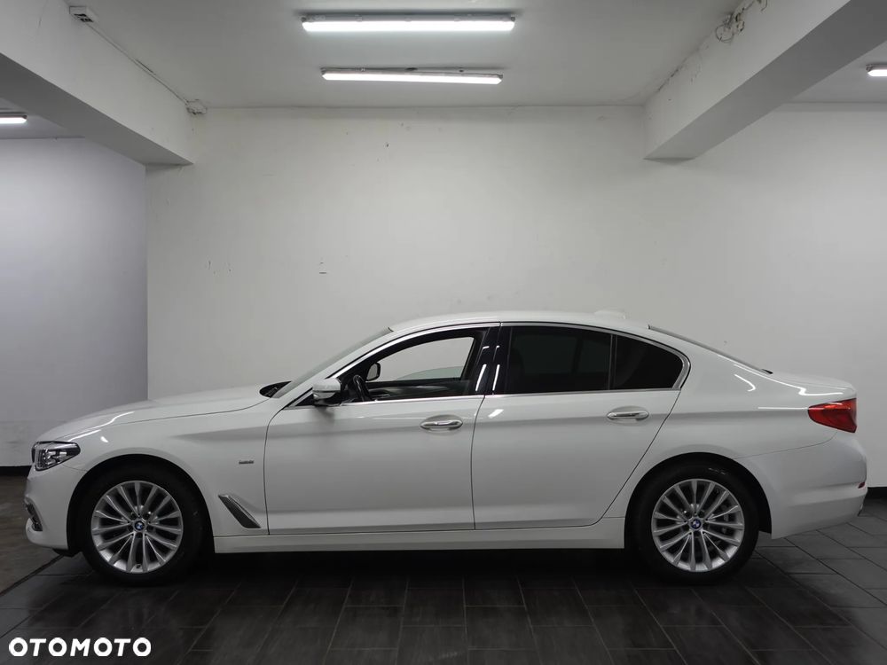 BMW Seria 5 520d xDrive Luxury Line - 4