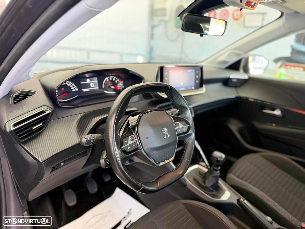 Peugeot 208 1.2 PureTech Allure - 17