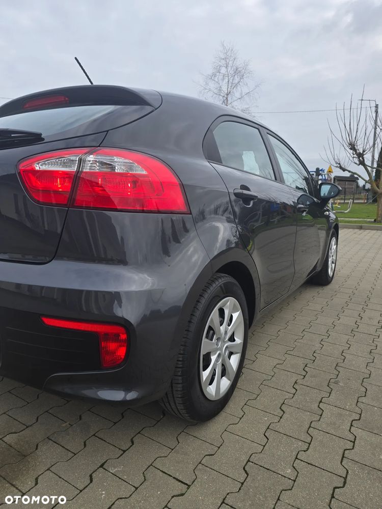 Kia Rio 1.2 Dream Team Edition - 12