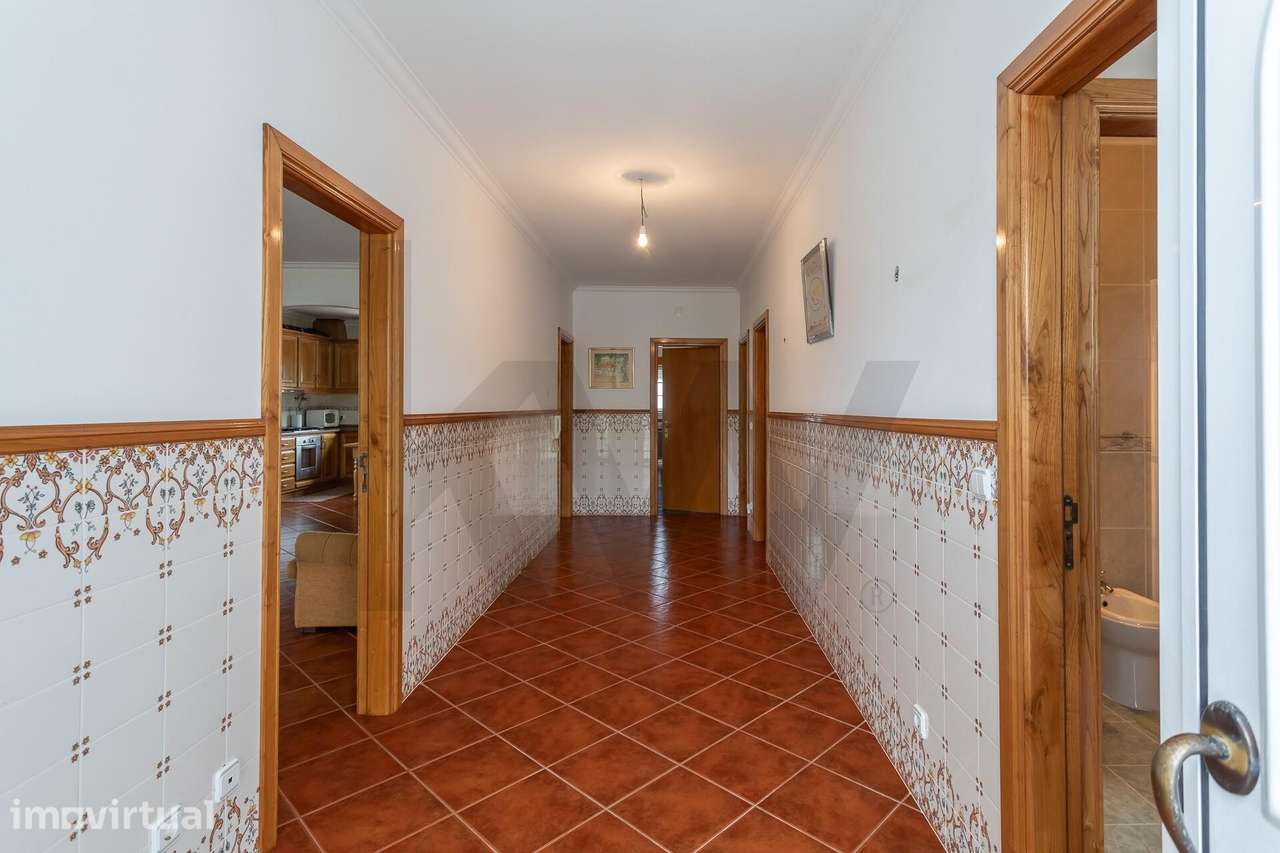 Moradia T3 com Vistas Desafogadas e Terreno de 3.608 m2 – Seiça, Ourém - Grande imagem: 3/56