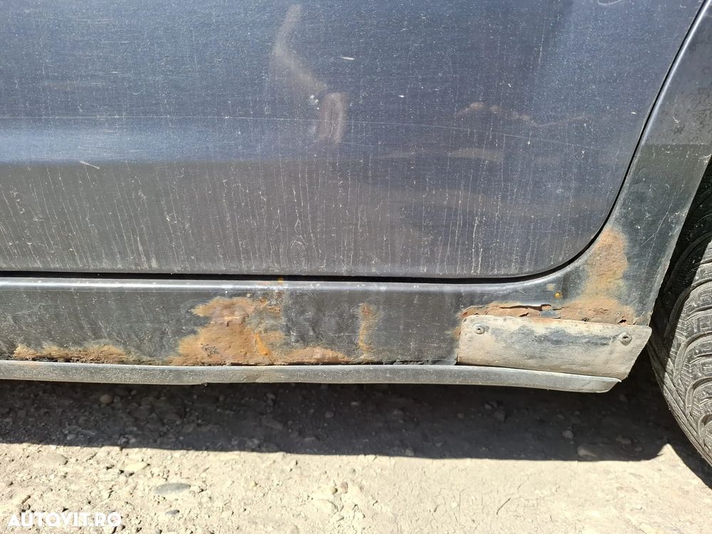 Ford Focus 1.6i Trend - 13