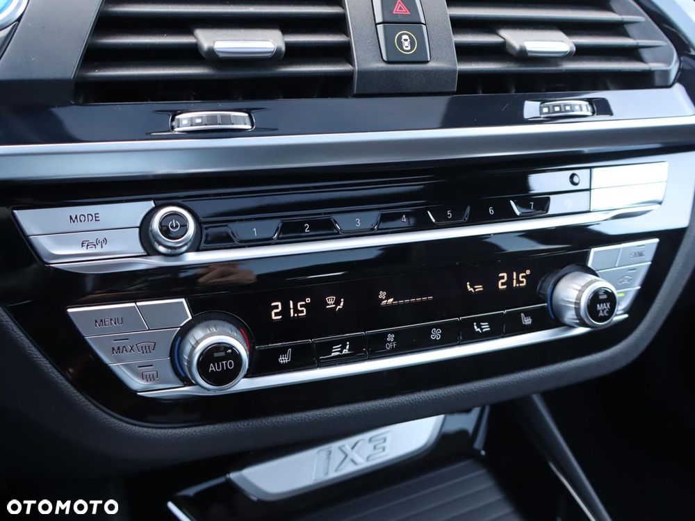 BMW iX3 - 14
