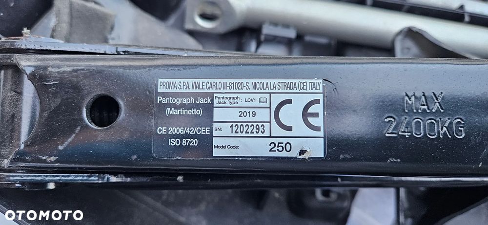 Fiat Ducato Peugeot Boxer 2014- Zestaw naprawczy Lewarek Podnośnik samochodowy Klucz Skrzynka narzędziowa - 4