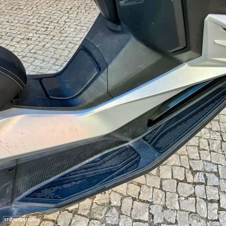 Sym Cruisym 300 - 18