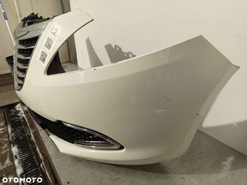 + ZDERZAK PRZÓD PRZEDNI CHRYSLER LANCIA YPSILON 3 III 268/A BIAŁY HALOGENY - 2