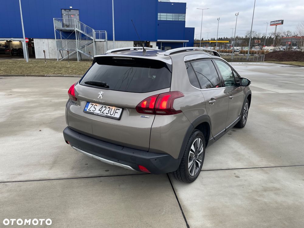 Peugeot 2008 1.2 Pure Tech Allure S&S - 5