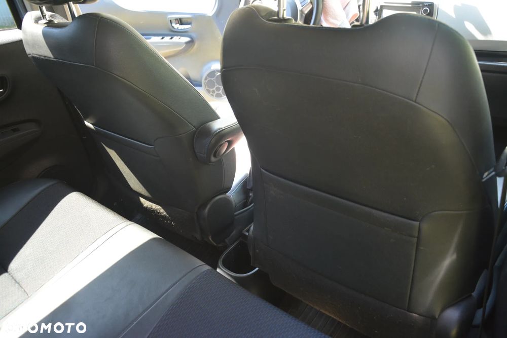 Toyota Yaris Hybrid 100 Dynamic - 15