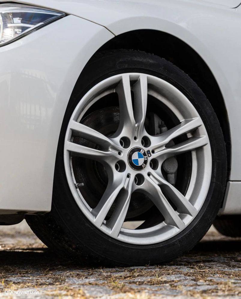 BMW 335 d xDrive Pack M - 27