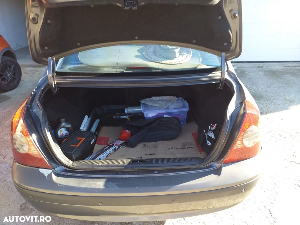 Hyundai Elantra 1.6 F/L - 16