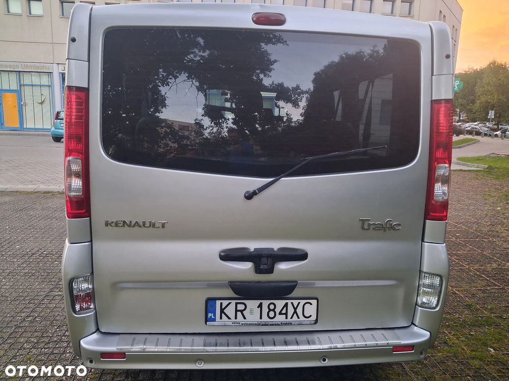 Renault Trafic Grand Passenger Black Edition - 27