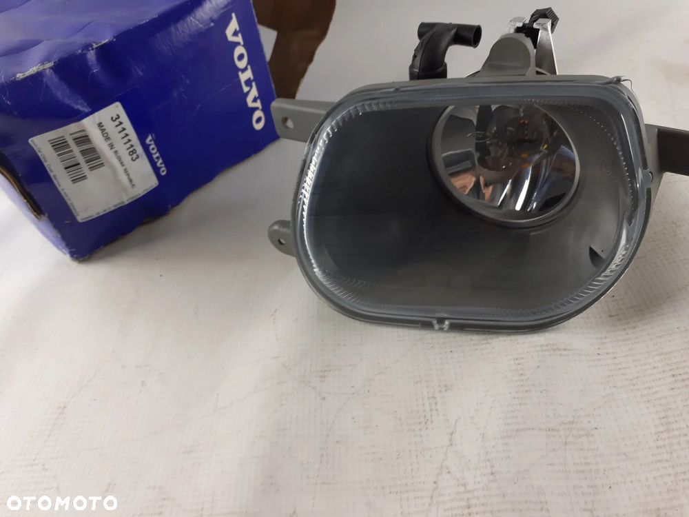 Volvo XC90 halogen prawy 31111183