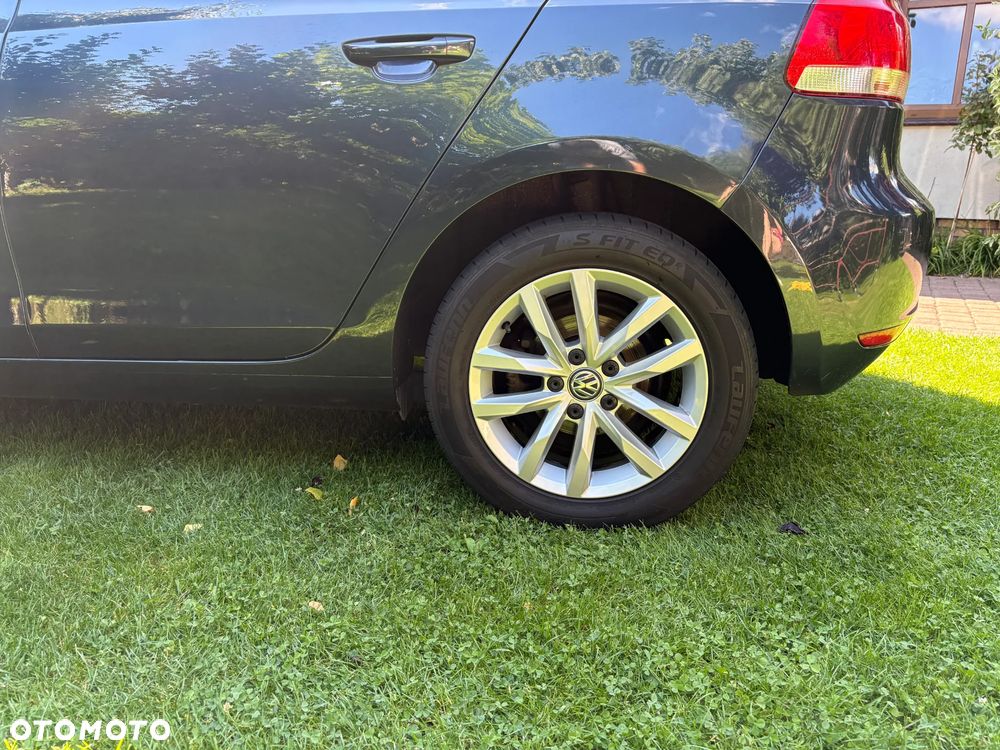 Volkswagen Golf - 8