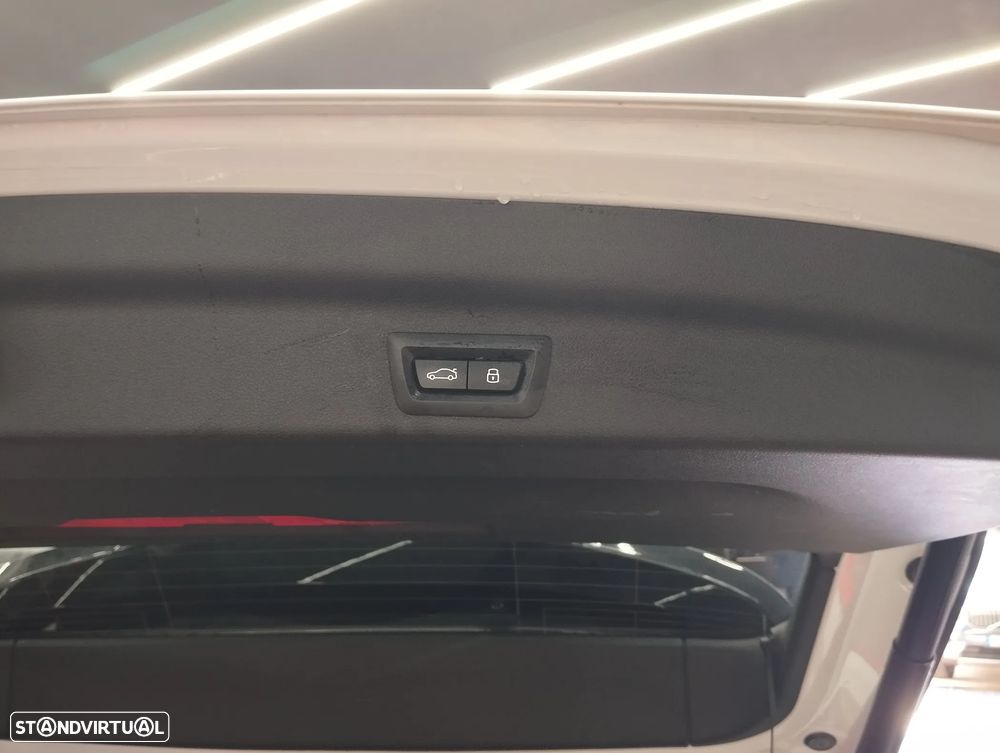 BMW iX1 eDrive20 - 17