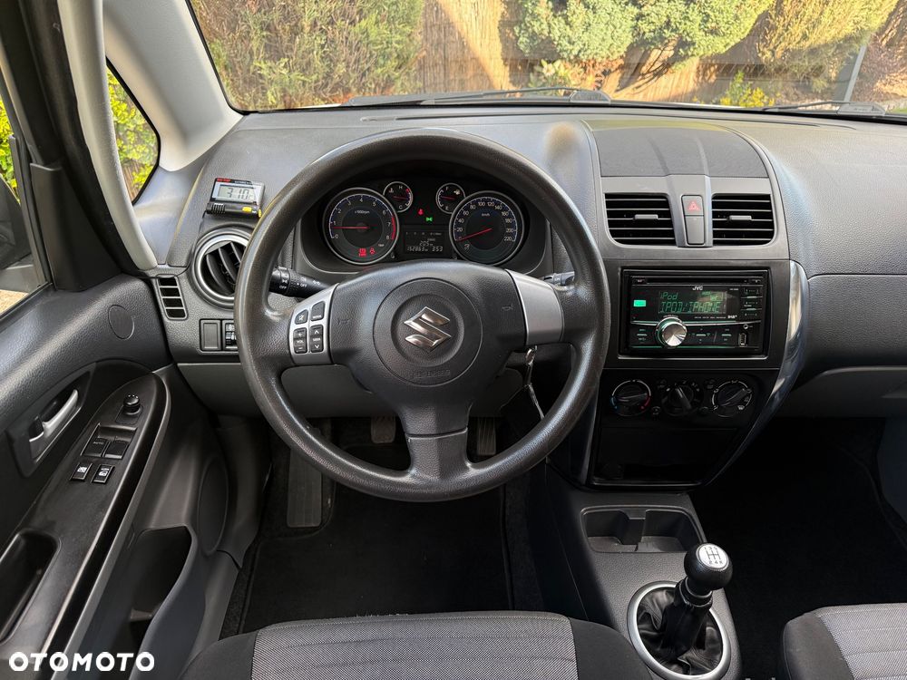 Suzuki SX4 1.6 VVT 4x4 Comfort - 24