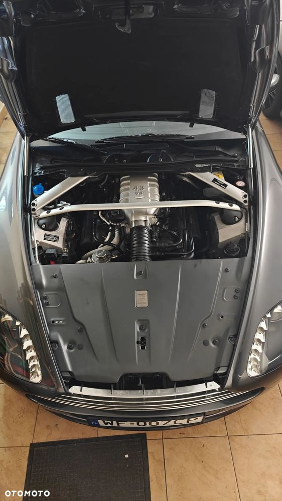 Aston Martin V8 Vantage - 22