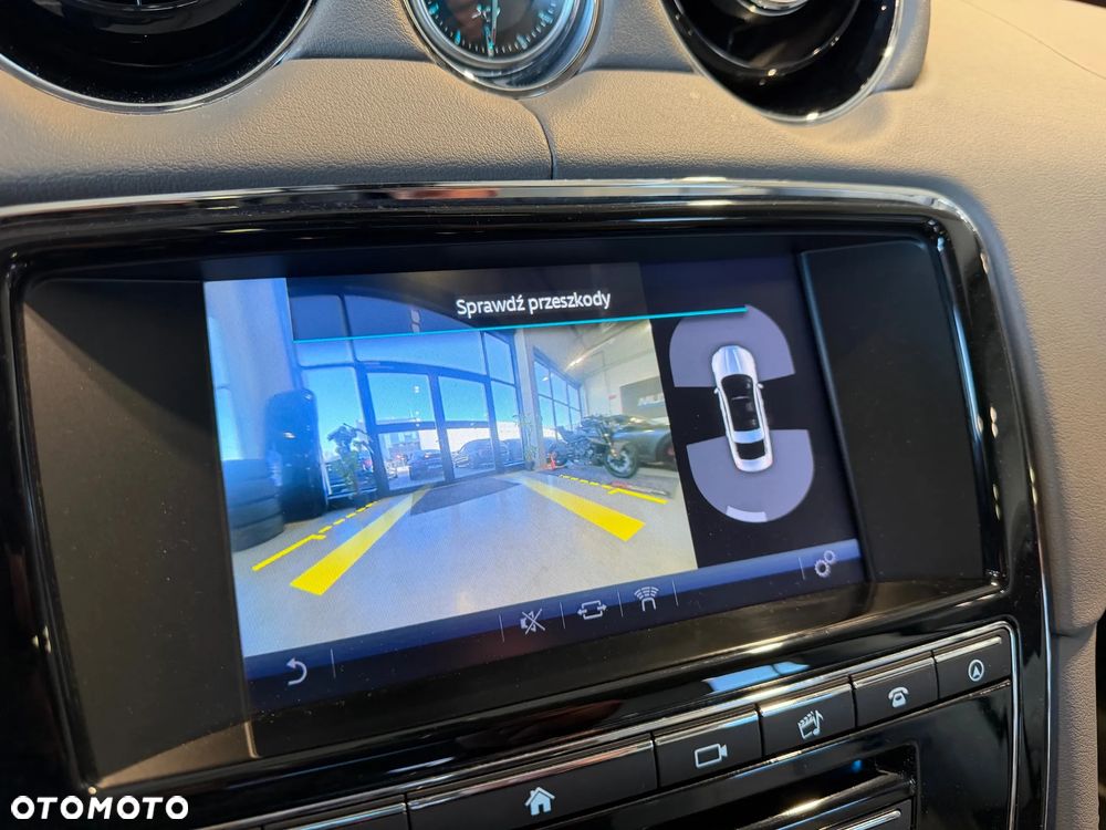 Jaguar XJ 3.0 V6 Kompressor AWD R-Sport - 28