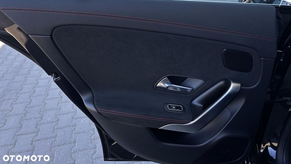 Mercedes-Benz CLA - 25